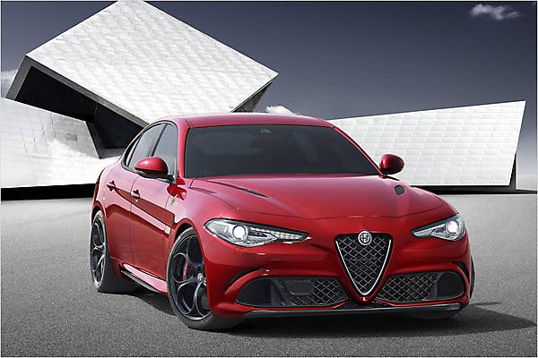 Видео Alfa Romeo Giulia