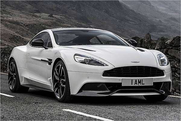 Aston Martin Vanquish Carbon White