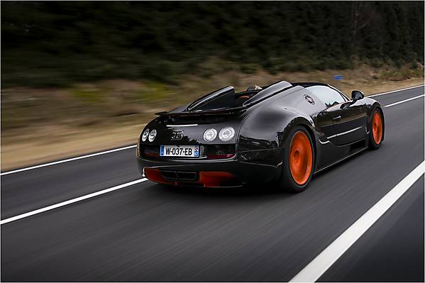 Видео Bugatti Veyron Grand Sport Vitesse WRC