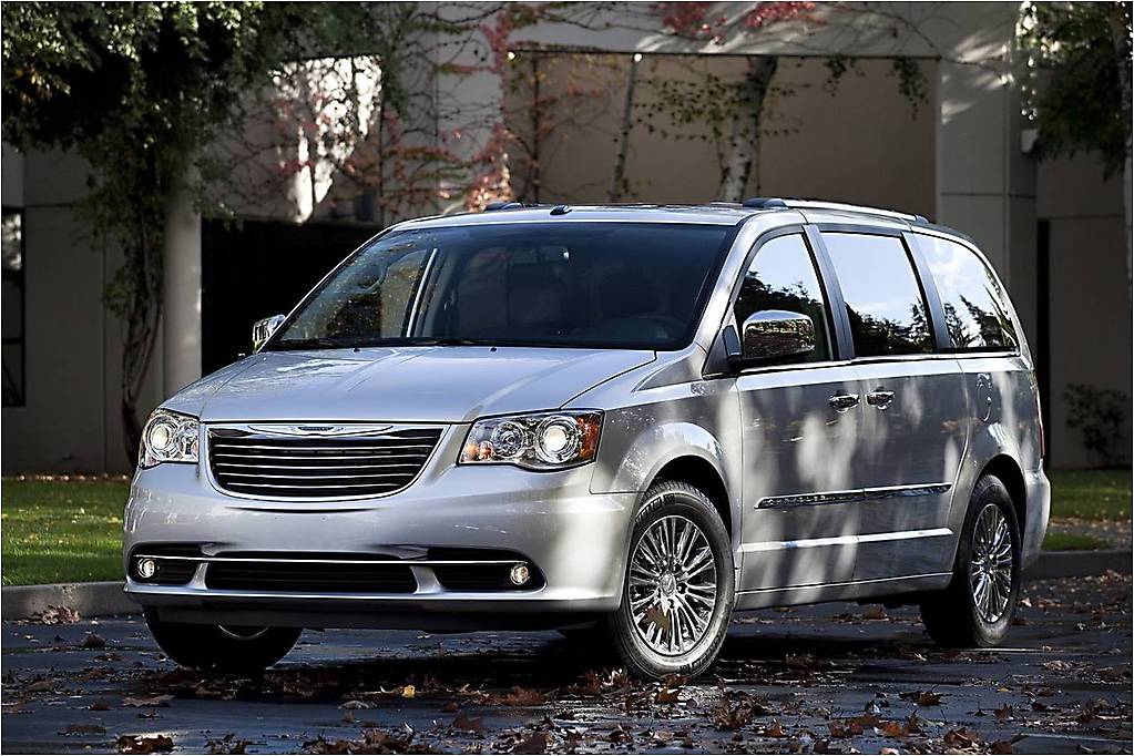 Chrysler Town and Country, 1024x683px, img-1