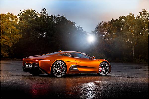 Видео Jaguar C-X75 Bond Concept