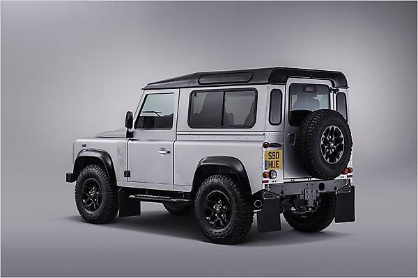 Land Rover Defender 2,000,000, 600x400px, img-2
