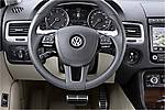 Volkswagen-Touareg 2015 img-56